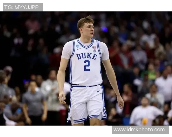 弗拉格荣膺杜克队史最佳新秀第五人加入班凯罗欧文等传奇行列